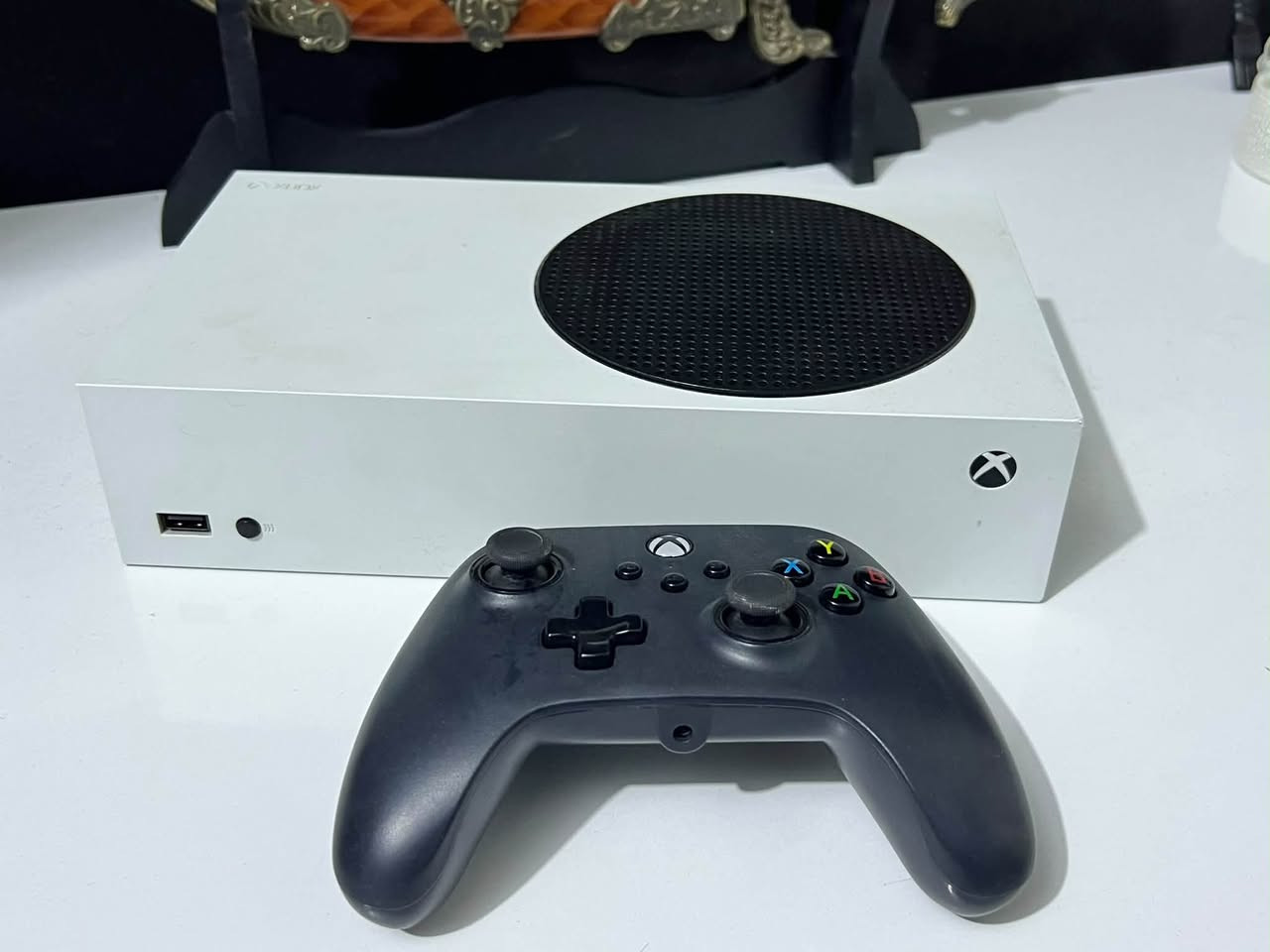 � للبيع Xbox Series S 🔥
🎮 جهاز Xbox Series S
✅ الجهاز نظيف ويشتغل بصورة ممتازة
🎮 وياه يد تحكم Xbox
📦 الجهاز مثل ما واضح بالصورة
💰 السعر: 400 ألف دينار فقط
📍 البيع جاد، للمهتمين للمراسه 
***********
