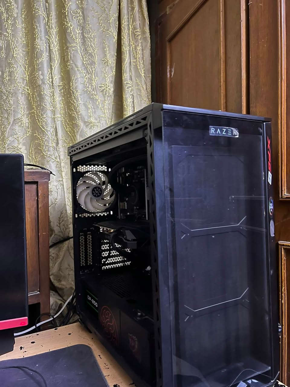 🔥 للبيع حاسبة گيمينگ قوية ومتكاملة 🎮🔥

💻 المواصفات:
• كرت شاشة: RTX 2060
• المعالج: Intel Core i3
• الرامات: 16GB RAM
• التخزين: ** SSD 2+ HDD 1TB**
• البور سبلاي: 850W
• تبريد مائي للمعالج360 💧
• مذر بورد:B460
• الحاسبة جاهزة للعب والاستخدام وما تحتاج شي 👌

🎮 مناسبة للألعاب مثل Rust وGTA وFar Cry وResident Evil وغيرها.

💰 **السعر:700 **
📍 بغداد
📩 ***********

💬والما ناسبه السعر يتفضل يراسلني وإن شاء الله نتفاهم بالخير 🤝❤️

ادمن بشاربك
