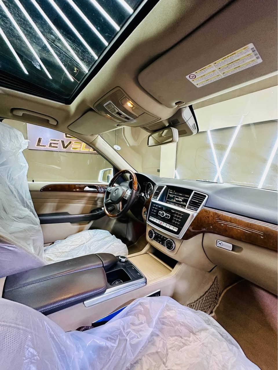 Mercedes Benz ML 350 2013
~~~~~~~~~~157$~~~~~~~~~~

للبيع فقط 

السيارة وارد خليجية صفر وكاله اربيل شركة باجكر سويجين بلادية  
💯

صبغ : بيها صفحة السكن اثر الطخة بدون شاصي وبدون ارباك كله سليمة 💯 

موديل : 2013
محرك : 6 سلندر المرغوب 
لون : ابيض حليبي 
ماشية : ٢٢٥ الف
رقم : الدهوك جديدة
مكان السيارة : اربيل شارع 60 📍
سعر السيارة : 15700$💰 ورقه 

رقم تليفون و واتساب : 

***********
***********

⚜️⚜️⚜️⚜️⚜️⚜️⚜️⚜️⚜️⚜️

مواصفات فول للأخير المعروفة 💯

محرك و كير شرط شادله محرك جديدة بل كارتون 💯

صدر و تخم تاير و حدادية و تبريد كله شرط بدون اي نقص الحمدلله 💯 أربيل, العراق
