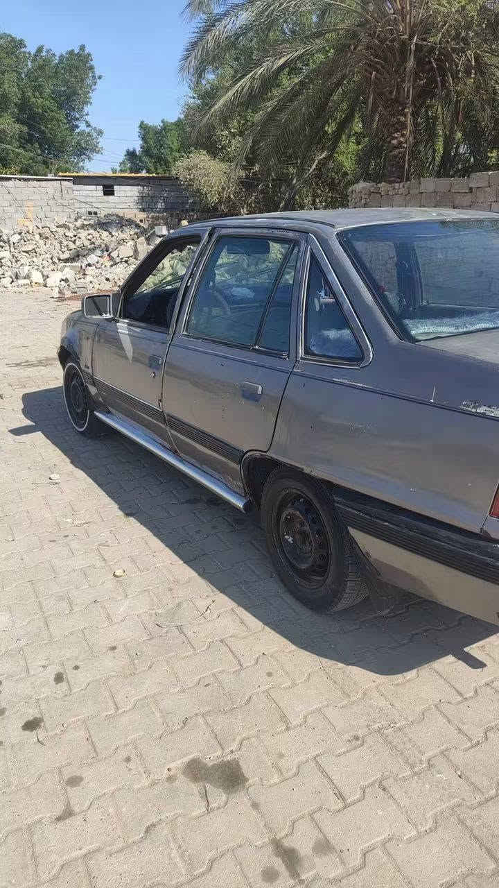 السلام عليكم سياره 91 جاهزه مكان محموديه بغداد السعر 14 وبيها مجال للشراي واللي عنده مراوس الراوس راح ارسل لكم رقم تليفوني ماكينه جير نظيفات سياره قدام العين واللي يجي بخير ويتدلل بيع مستعجل ***********
