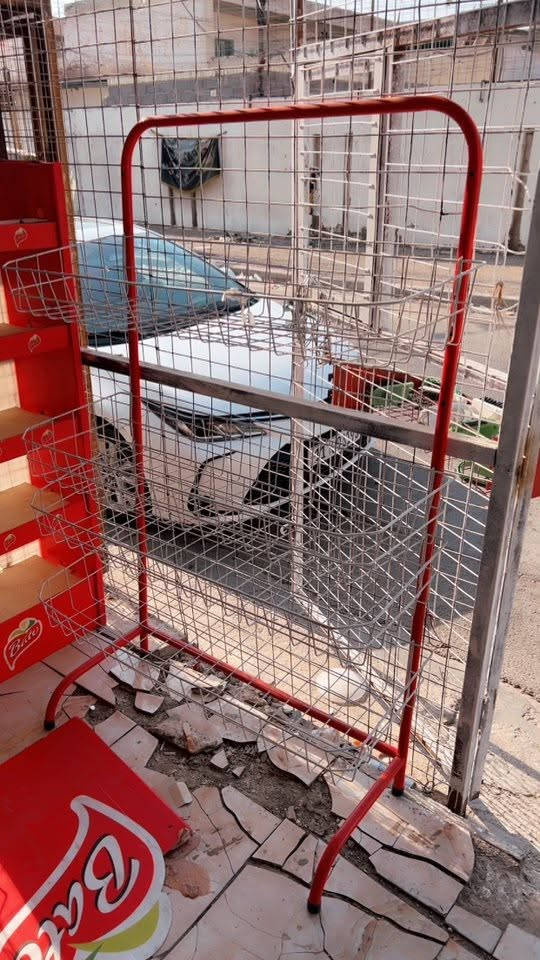 سلات جبس الحجم المتر 3 وميز كاشير جديد العنوان الشعب الرقم ***********
