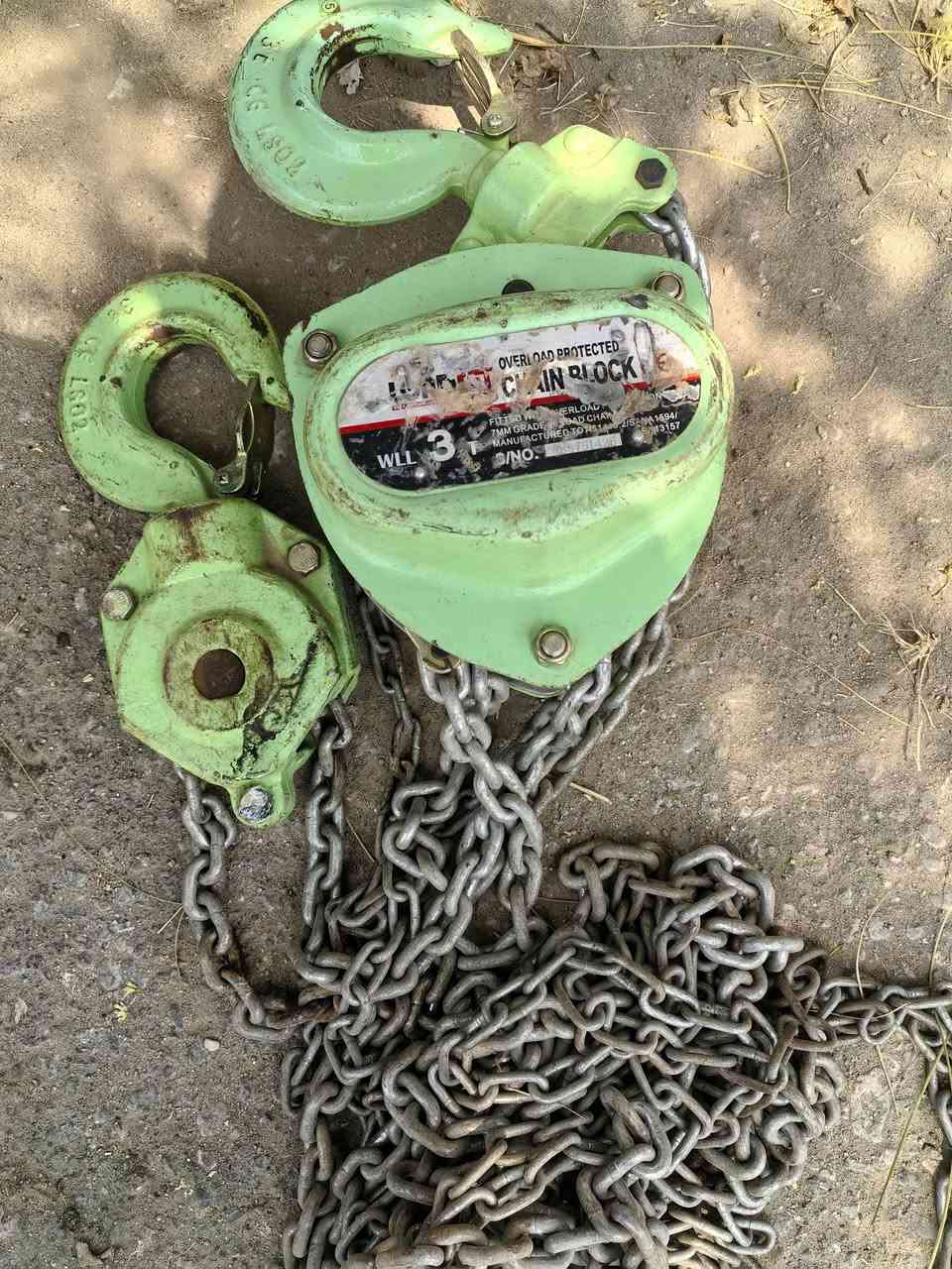 السلام عليكم ورحمة الله وبركاته للبيع بكرات رفع اسلنك ٣طن اوربيه نضيف سلسله فولاذ كريد ٨٠ طويله جناكيل الرفع فولاذ ثقيل اصليات صناعه استرالي شرط النضافه والعمل العنوان النجف الاشرف ***********
