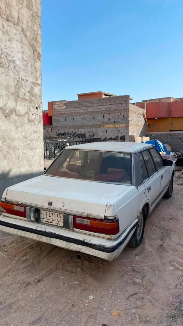 سوبر 1986 كير ومحرك بلادي اوتوماتيك رقم نينوى مشروع وطني راعيها ما اندله ابيعها اصوليه ميه بالميه مكينتها بيها دخنه تنقص دهن بس مو قويه مكانها البصره رقمي *********** السعر 15 وبيها مجال بسيط كلش
