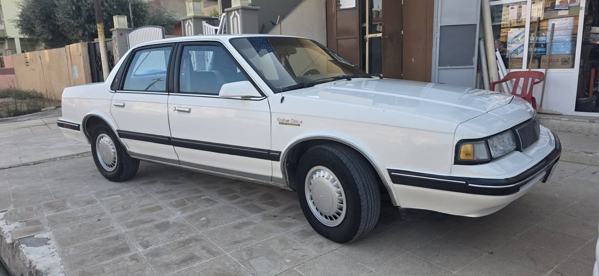 اولدز موبيل موديل ٩٠ سيارة جازة كير مكينا تبريد شرط سيارة جاهزة من كل النواحي سياره جديد لك 
***********
