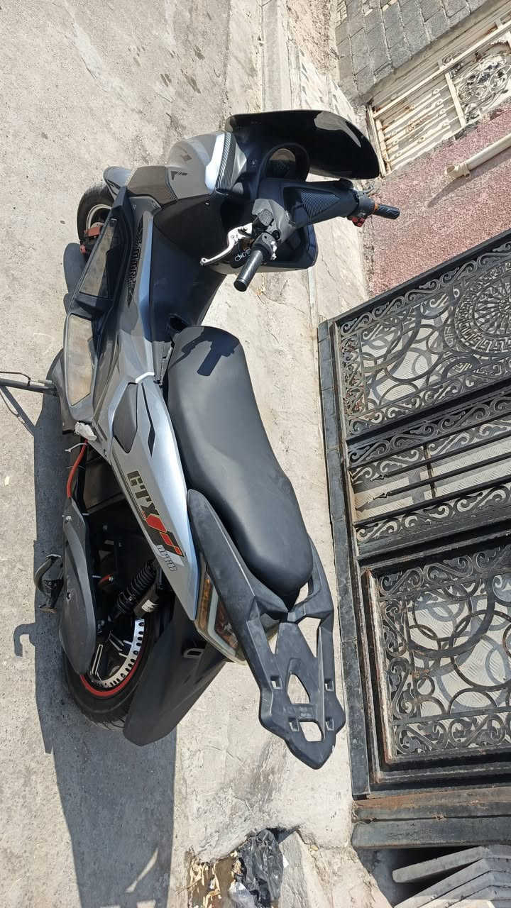 السلام عليكم دراجه GTX شحن للبيع 
6باتري ملف 3000W سرعته 90 
قفل ستيري بصمه جهاز انذار 
بيه كاربون فايبر دراجه تخبل وجبيره ورزنه 
تاير حجم 12 
مكاني بغداد فلكة حي النصر 
السعر (1200وبيه مجال) 
*********** واتساب

