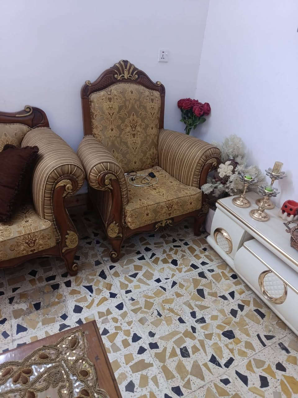 قنفات للبيع ويه طبلات ***********
