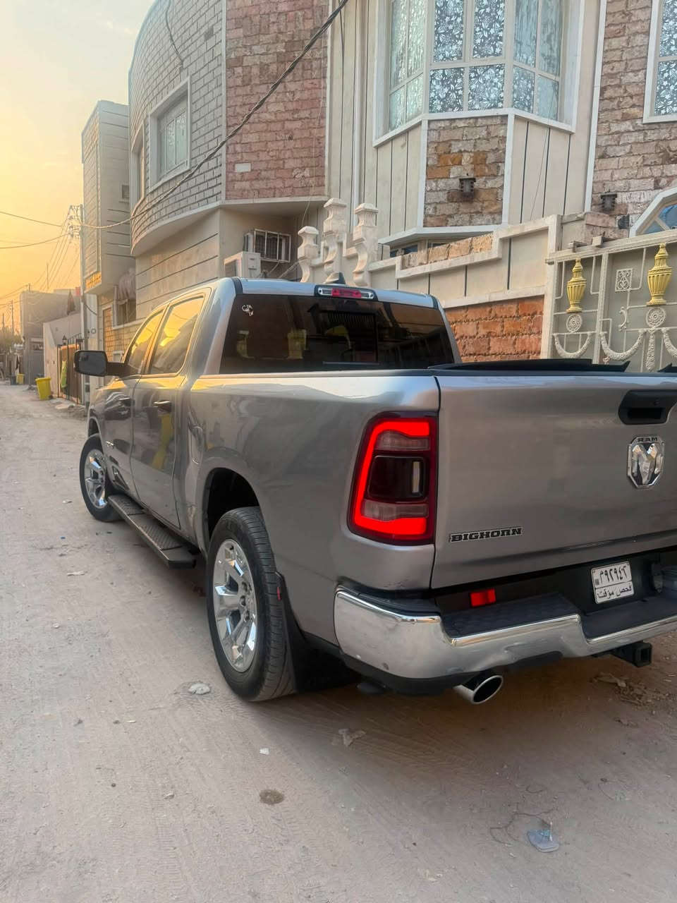 ***********
موديل RAM bighorn 
ماشيه 27 الف 2023 
رقم الفحص مؤقت تترقم اي محافضه مواصفاتها بسمي 
8 سلندر  5700
بدي قصير باب طويل 
فور ويل  4L 
تشتغل عن بعد 
لايت LED
ويل كروم 
تحتوي على بصمتين اصليه 
الجامه الخلفيه بصمه 
دوسه خلفيه للصعود 
موري شفط مع اشاير مع هيتر للمري
باب صندوق خلفي هيدروليك 
وباقي التحكمات 
حادث السياره تبديل
باب السائق وجاملغ  الأمامي 
صفحت السايق وبارد قرب سكن خلفي والسياره حالت الوكاله وشرط الفحص 
السعر 260 وبيها مجال
