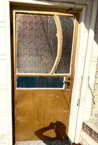 باب ٢م ٣سم • شباك ١٧٥سم ٢م ٢٥سم • بغداد الكرخ