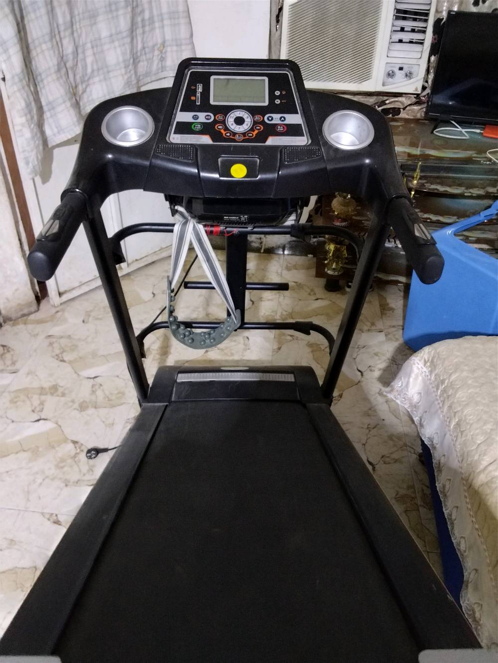بايسكل جري جديد استعمال قليل بسعر كلش مناسب  مع تدليك ضهر ومساج عداد كهربائية شاشة شغالة سماعه اغني اتصل علا ***********
