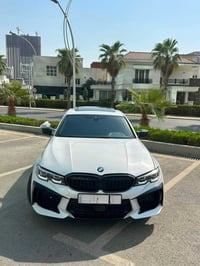 ‏330i بي ام دبليو  -موديل :/- 2021  -بيها بنيد بدون دواخل وجاملغ خلفي ...