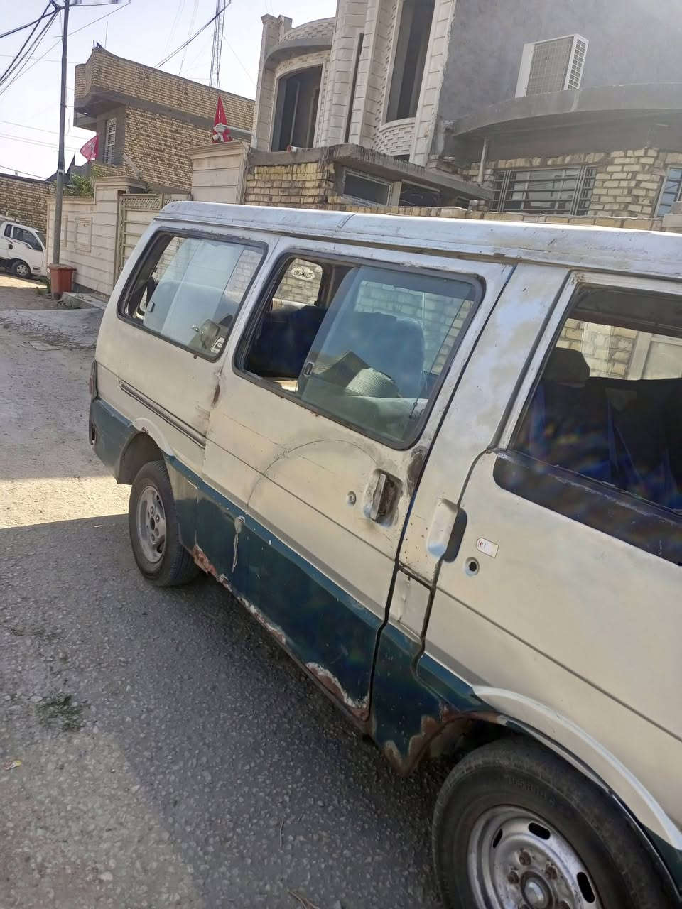 السلام عليكم كيه بستا للبيع 
موديل 93 بابل رقم ألماني ابيض مكينه وكير وكسل وشواصي خير من الله المالك الشرعي موجود شرط تحويل مباشر مطلوبه هيئه 210 الف فقط العنوان بابل الطهمازيه مفرك العلويه شريفه ( ع ) السعر 18 ورقه وبيها مجال رقم الهاتف ***********
