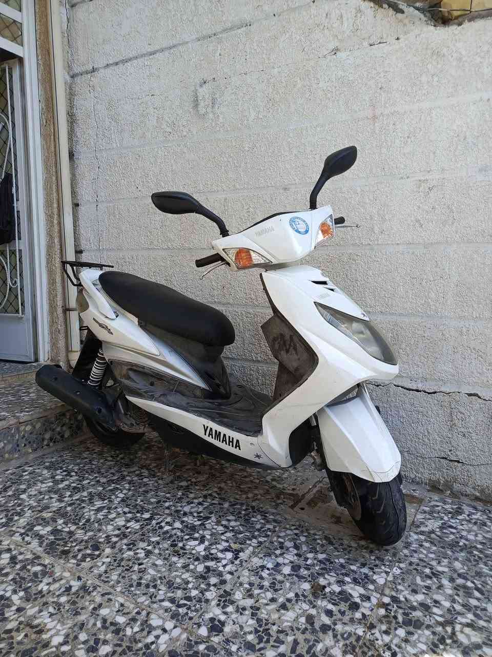 دراجة سكنس فحل نوزل خطين سكليتر نكرة سلف أوراقها كاملة  محرك مكفول ما مفتوح الصورة كدامكم مال محرك ناعم لا نضوح ولا تبخير شلعة ومعدل تخبل كفراتها بلادية كهربائيات كلها كاملة زوج تايرات جدد سعرها 750 مكاني الشعلة ***********
