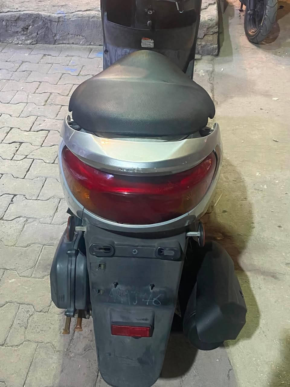 دراجه بغبغاء للبيع مكفوله بس تعال افحص مكفوله كفاله عامه السعر 1250 وبيها مجال شي بسيط 
العنون بغداد الحريه 
رقم ***********
