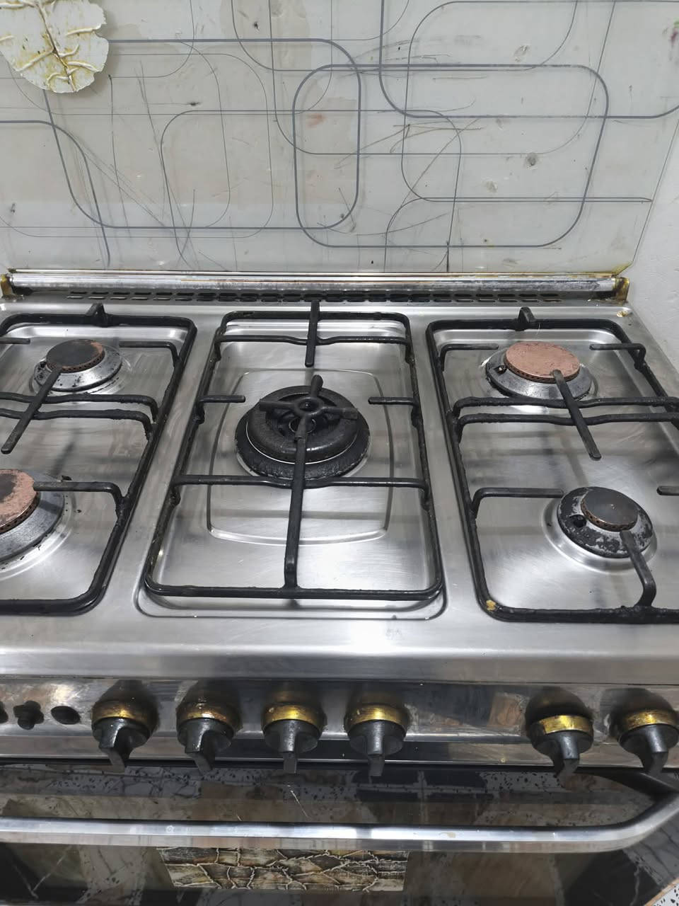 طباخات 2 جدد واحد ب 250 واحد ب 350 عنوان طشاش قرب افران البتول اي استفسار اتصال عل رقم ***********
