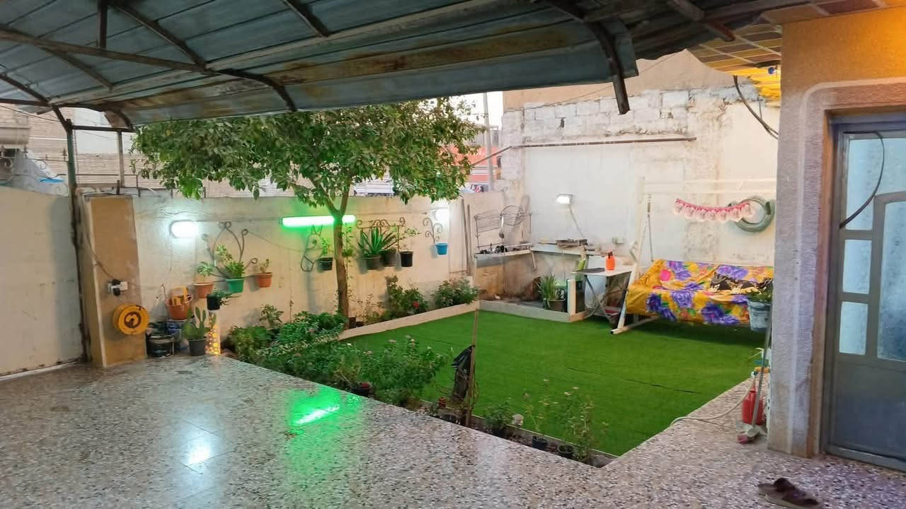الدار للبيع مساحة 200متر طابق ونص بضهر التجاري اول بيت بالفرع العنوان الحسينية /مال راشدية خدمات مسقط‏‪***********‬‏

