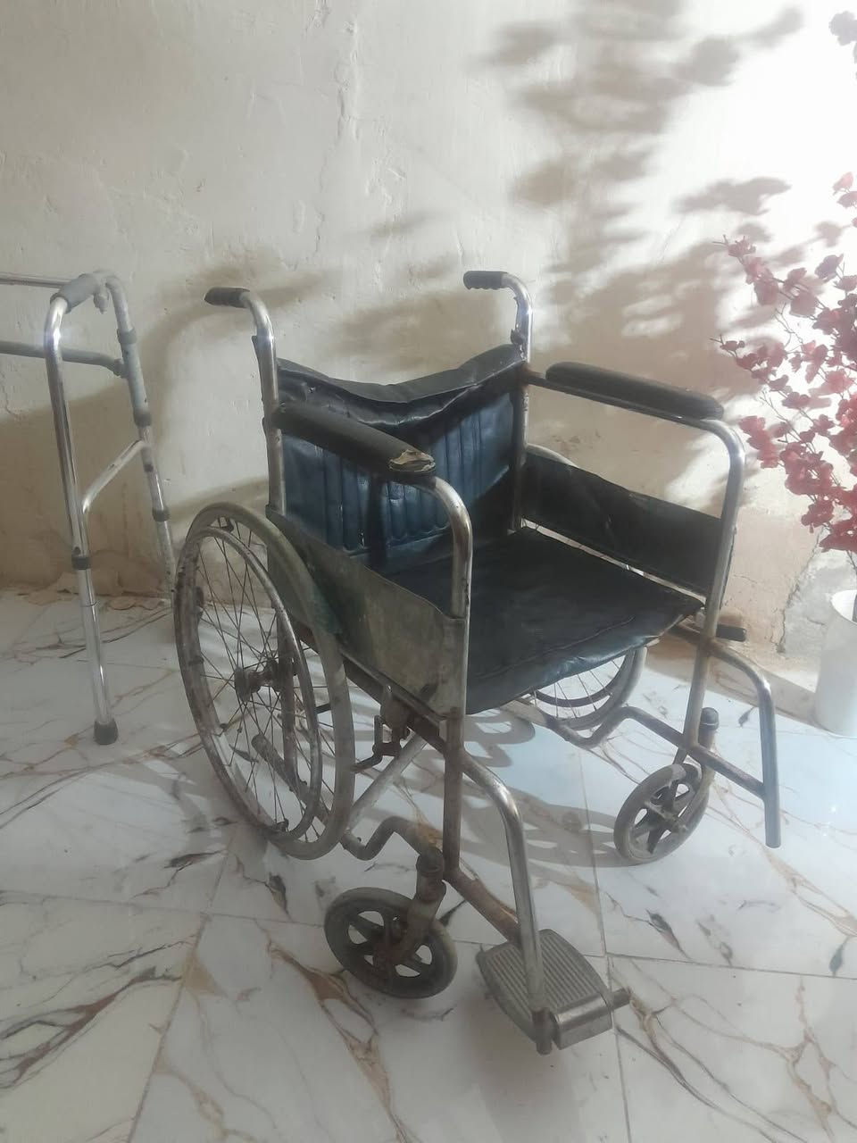 سلام شباب هاي عربانة كبيرة و تجاوة نضيفات ومرتبات مكلف بل نشر وهاذ رقم راعيهن ***********
