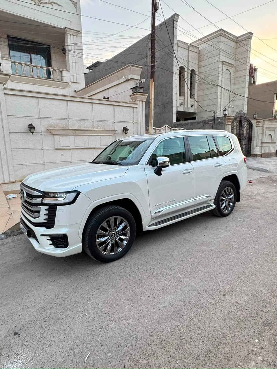 لاندكروز vx بريم أصلي موديل 2025 للبيع
ماشية 13 الف مغلفة افلام حماية بسعر 25 ورقة
مكفولة كفالة عامة سيارة جديدة عندي من الزيرو
السعر 79000 $
العنوان :
بغداد / البلديات
للاستفسار ألاتصال على الرقم :
***********
……………………………………….
ألمواصفات :
* ⁠الفئة:  LIMTED  /  VX تنفس طبيعي
* ⁠داخل جلد بيجي اصلي 
* محرك 6 سلند (4000 cc) 
* ⁠العداد (13 الف) رقم بغداد 
* ⁠رادار امامي - رادار خلفي - رادار جانبي (نقطة عمياء) 
* ⁠تحديد مسار قيادة ذاتية 
* ⁠شاحن وايرليس امامي شاحن وايرليس خلفي عدد (2)
* ⁠ابواب شفط دوسات نيكل هاندبريك بصمة لايت اوتو 
* ⁠ماوس تغير وضعيات القيادة 
* ⁠بصمة تشغيل بصمات ابواب عدد (5).
* ⁠سماعات تويتر (JpL) شاشة دجتل
* ⁠شاشة كبيرة اصلية شاشات خلفية عدد (2) 
* ⁠4 كامرات (360 درجة) اصلية 
* ⁠فتحة سقف (سلايت) 
* ⁠لايت ثلاث عدسات لماظات في الجنطة 
* ⁠*كرسي السايق ميموري (ذاكرة)* 
* ⁠الكراسي الامامية كهرباء 
* ⁠كراسي الامامية تبريد تدفئة 
* ⁠الكراسي الخلفية تبريد 
* ⁠كراسي (7) راكب كهرباء 
* ⁠مقاعد (7) راكب  فور ويل (4*4)
* ⁠ثلاجة وسطية جنطة كهرباء  
* ⁠داخل صاج تشغيل عن بعد
* ⁠علامة لاندكروز الضوئية بالابواب
* حساس امامي خلفي مري طي كهرباء مري جانبية نيكل 
* ⁠قبضات ابواب نيكب ترايش ابواب نيكل 
* السعر  (79000 $) رقم بغداد 
* العنوان :- بغداد / البلديات
* ⁠للاستفسار
(( *********** ))
