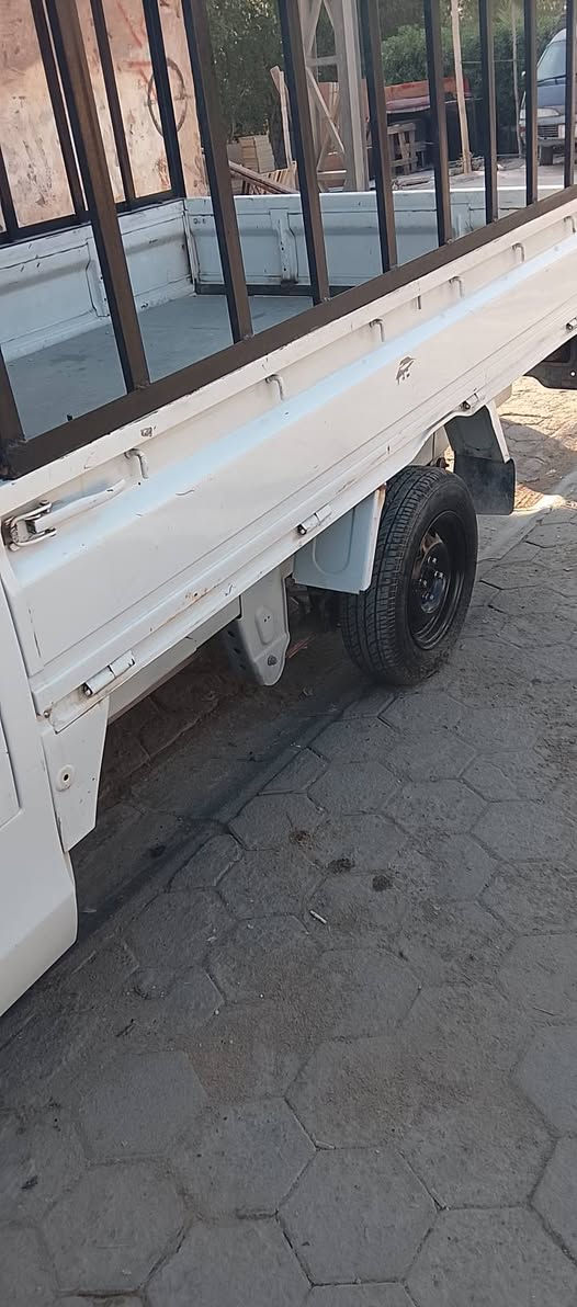 سلام عليكم شيري حمل واحد طن للبيع مكفوله السياره مكينه كير اكسن شاصي كهربائيات تأيرات محجر كاملة من كل شيء تجي تشوفها وبيك خير وتدلل بعد احلى من الصور الله شاهد السياره واكفه بالشارع وماطالعه للحمل ابد مطلوب فلوس لذلك اريد أبيعها اي شي غير هذا الكلام اني معتب الك كل الهلا بيك الداخل ماماخذ اله صوره نضيف جدا شاشه وكاميرا للاستفسار الاتصال على الرقم *********** ويوجد بي واتساب مكانها النجف الاشرف حي الجزيره 
السياره بسمي شخصياً والسنويه تنتهي لغايه 2027 التبريد معتاز بس غاز السعر ٣٦ ورقه وقابل للتفاوض قليلاً  أهلاً وسهلاً بكم اتصل عليه أو تدخل خاص
