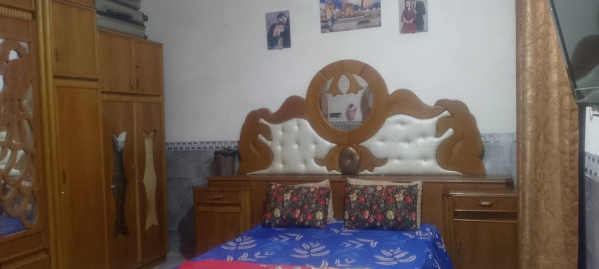غرفه للبيع صاج ثقيل بيها اضرار بسيطة للاستفسار ***********
