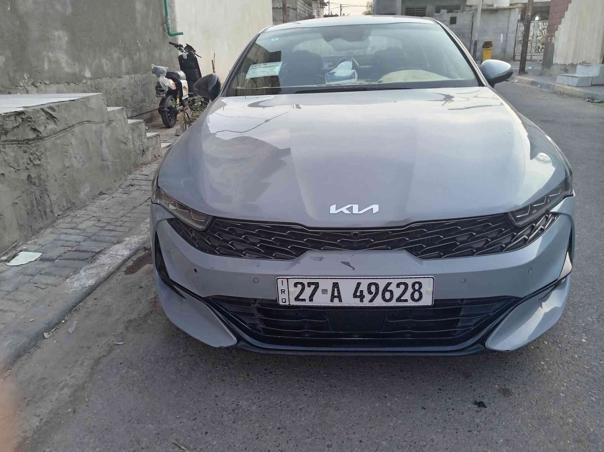 السلام عليكم كيا k5 1600 تيربو2023معوقين للبيع فقط سياره جاهزه وجديده لون سمنتي ماشية 60 الف كفالة كير ومكينه وكهربائيات تبريد ثلج وسونارها موجود بل صور من المندلاوي مكانها البصره القبله الشراي يتصل سعرها 133وبيها مجال ***********
