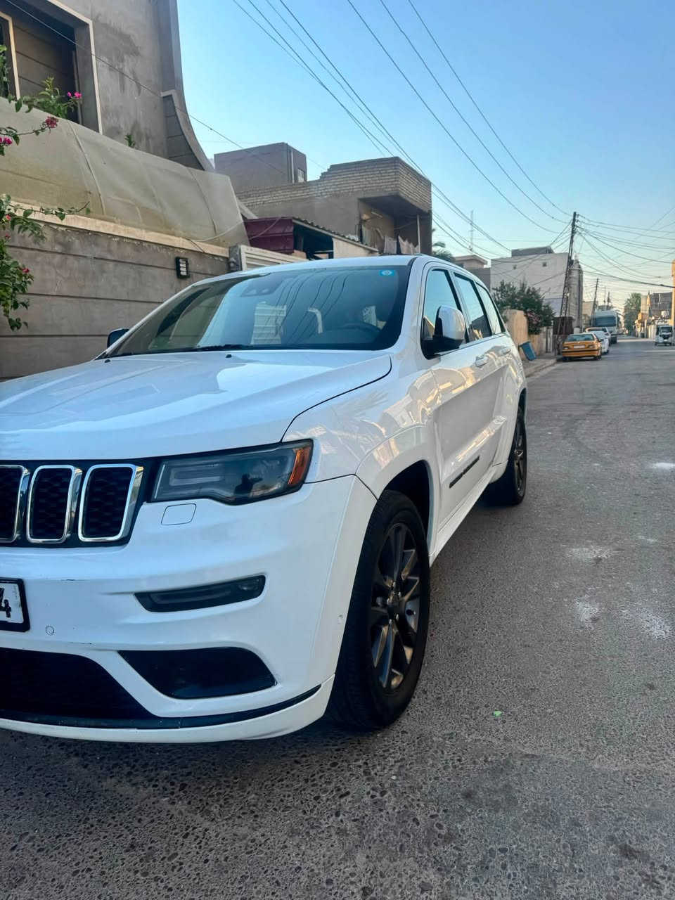 السلام عليكم جيب اوفر لاند موديل 2018 
فول موصفات
حادثه بنيد وجاملغ 
بدون دواخل مكان السياره بغداد 
سعر ٢٠٠وبيهه مجال
***********7519222565
