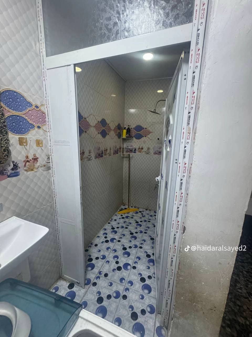 بسعر 48  بيع سريع وبي مجال 
سعره جدا مناسب 
بيت مساحه 100 متر زراعي 
بشارع المرحوم ابو عمار الشريفي 

بناء حديث بلوك

استقبال وصاله ومطبخ 
وخدمات كامله 
وغرفه نوم كبيره 

بغداد منطقه الانتصار  مقابل مستشفى حماد شهاب 
قبل مرور الحسينيه 

معروض حصرا لدى 
مكتب الموسوي للعقار 
***********
