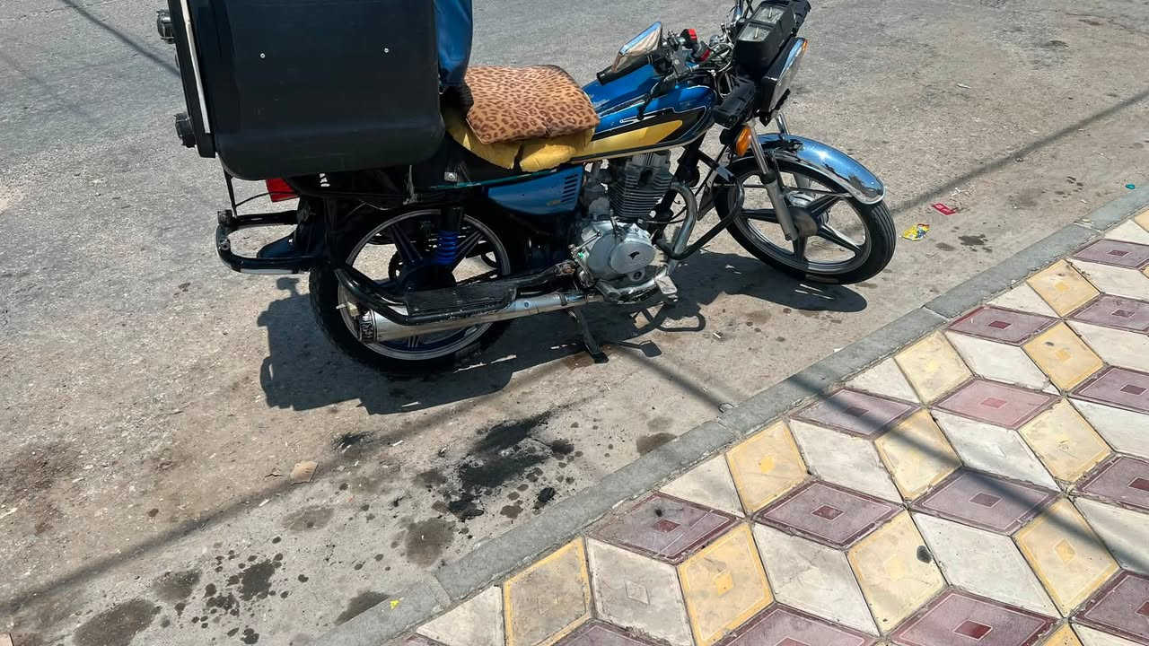 السلام عليكم
دراجه بارت للبيع أوراق اصولي 
مديل ١٧
شغاله سلف هندر لايت بك لايت أساير 
مكينه خير من الله نعومه لاً تنقيص ولاً تبخير 
زوج تغيرات جدد 
درع امامي خلفي 
الدراجه متعوب عليها   
مكاني ناصريه قضاء الجبايش
أبيع ماعدا الصندوق 
***********
