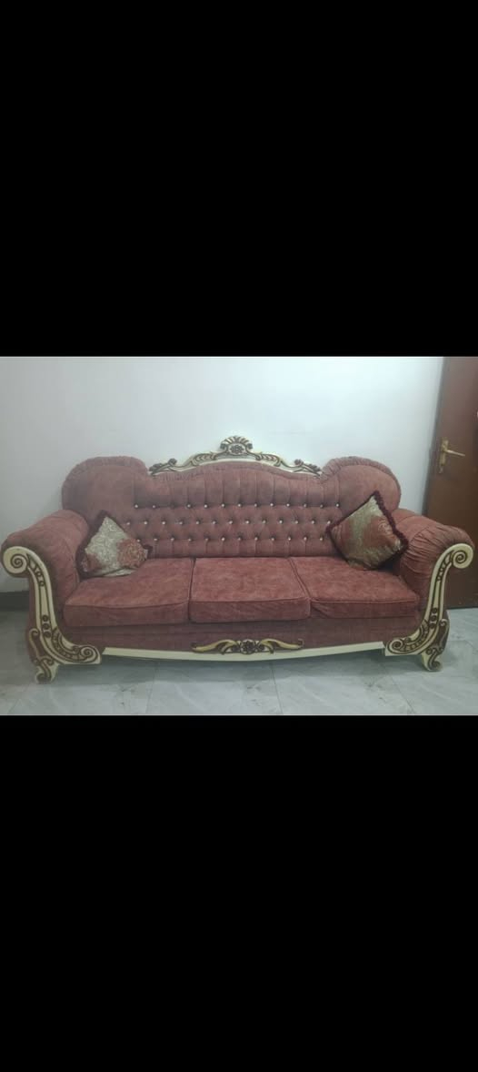 تم ملكي مصري للبيع 10 مقاعد نضافته 90 بال 100 سعره 400 وبي مجال  ***********
