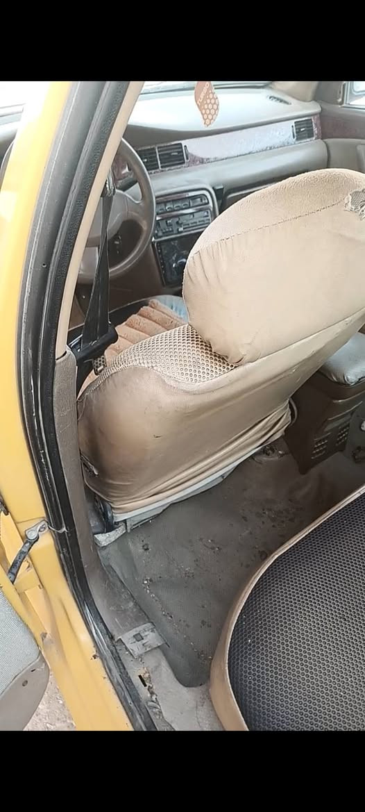 سمند للبيع نضيفه سنويه مجدده رقم انكليزي باقي على ستلام لوحات راعيه بلعماره وراعيه بلعماره مصفره هيئه وغرامه بيهه طبك بلكهربائيات بصيط مكينه وكير فرنسي بيه شوي تبخير وناعمه لمكينه تخم تاير حداده مابيه خياس معمرهن كشر شوف لعين عضمته حلوه سعر 25وبيه مجال رقم الهاتف ***********
