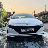 النترا 22 للبيع وارد كندي  حادثها باب السايق وشويه من باب خلف السايق و...