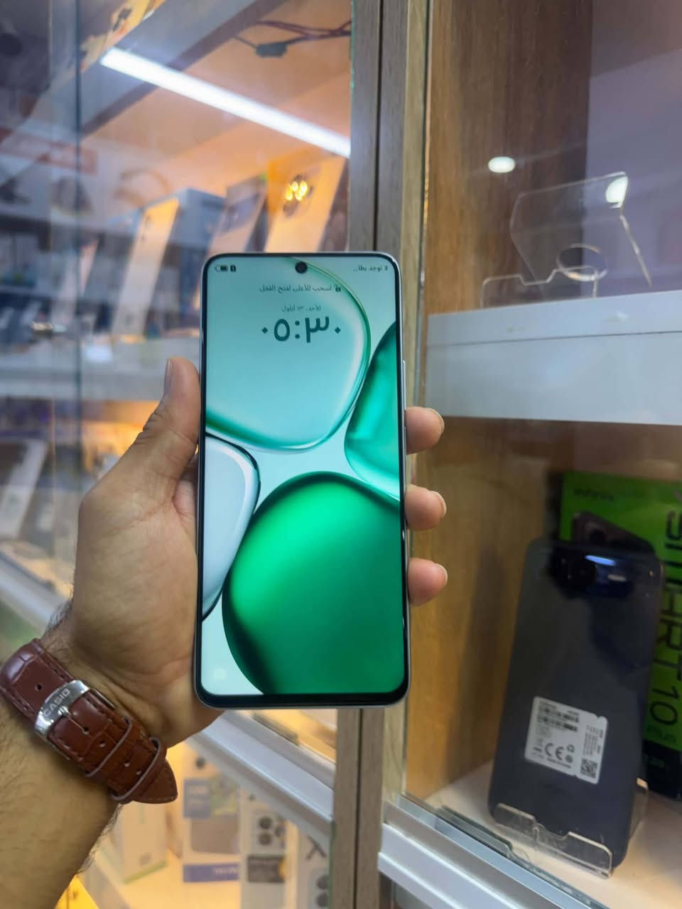 هونر X9C سمارت الذاكره 256 العشوئيه 12 بطاريه 5800 جهاز مكفول فقط بي عواج بلشاصي قليل مامئثر السعر 175 وبيه مجال بسيط كلش الاستفسار خاص او الاتصال *********** بي وات ساب

نص مكتوب في الصور:
- حول الهاتف MagicOS اسم الجهاز HONOR X9c Smart المعالج المركزي MediaTek Dimensity 7025-Ultra ذاكرة الوصول العشوائي ١٢ غ.ب + ١٢ غ.ب HONOR RAM Turbo البطارية 5800 mAh دقة الشاشة ١٠٨٠ × ٢٤١٢ وحدة التخزين الداخلية المساحة الفارغة ١٣,٥ غ.ب الإجمالي ٢٥٦ غ.ب الموديل BRC-NX1 9.0.0.182(C185E59R9P1) رقم الإصدار