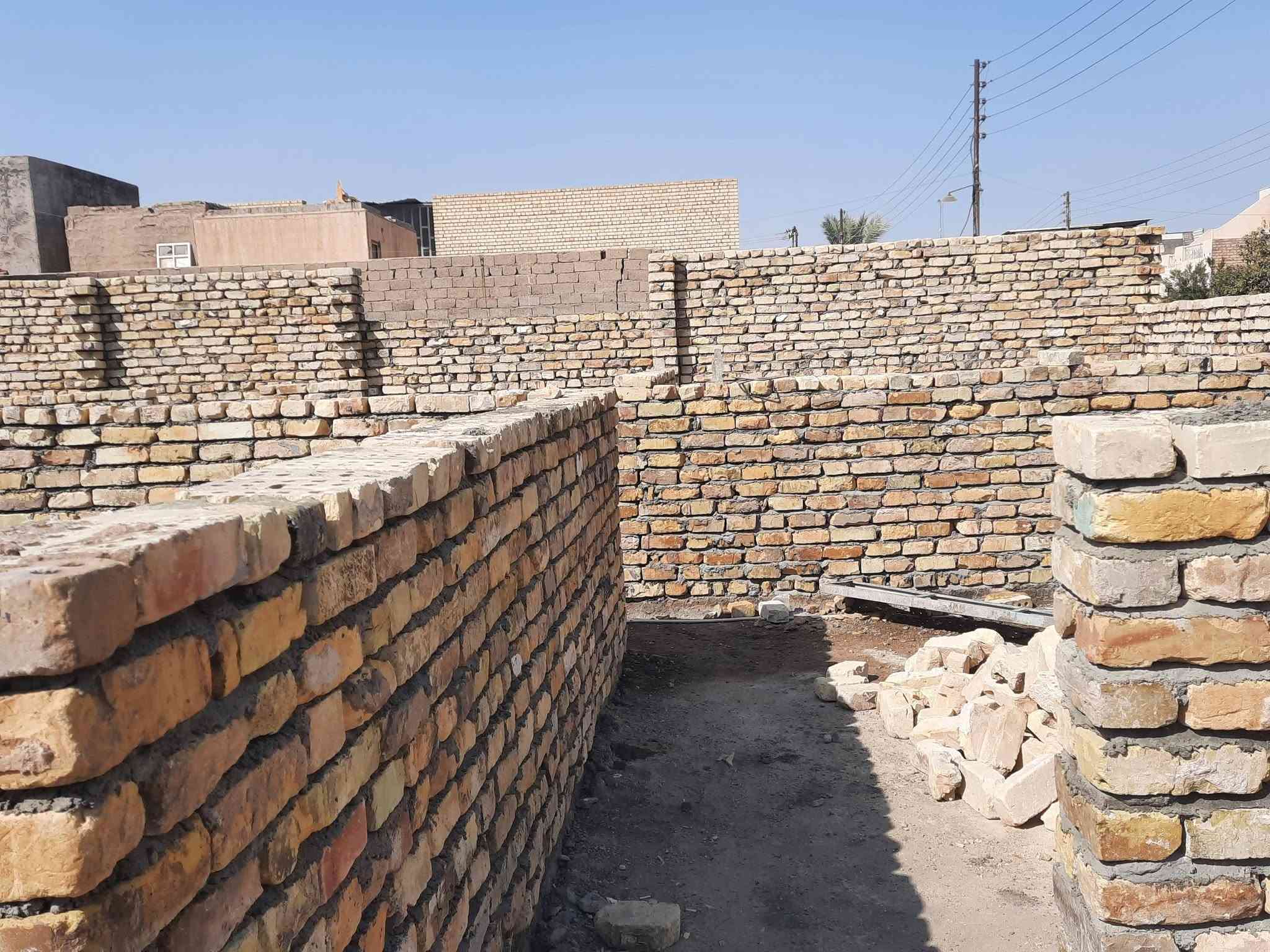 طابوق عادي ٥٠٠ جديد ٤٥٠ خلفه بناء احمد الجبوري شغل على دبل شغل نضافه الموقع تصال الواس اب او رقم الواس ***********
