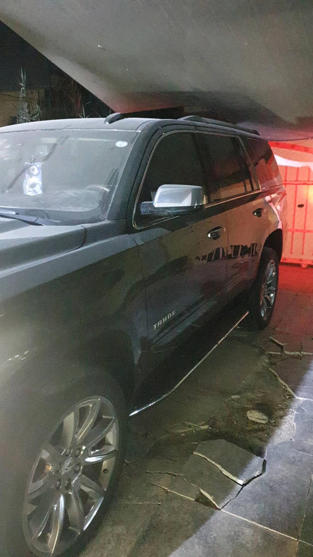 تاهو خليجي ٢015 رقم اربيل ماشيه 175الف كيلو فول LTZ كفاله عامه عده بكانين بارد سعر 330 وبيهه مجال عنوان بغداد المحموديه ***********