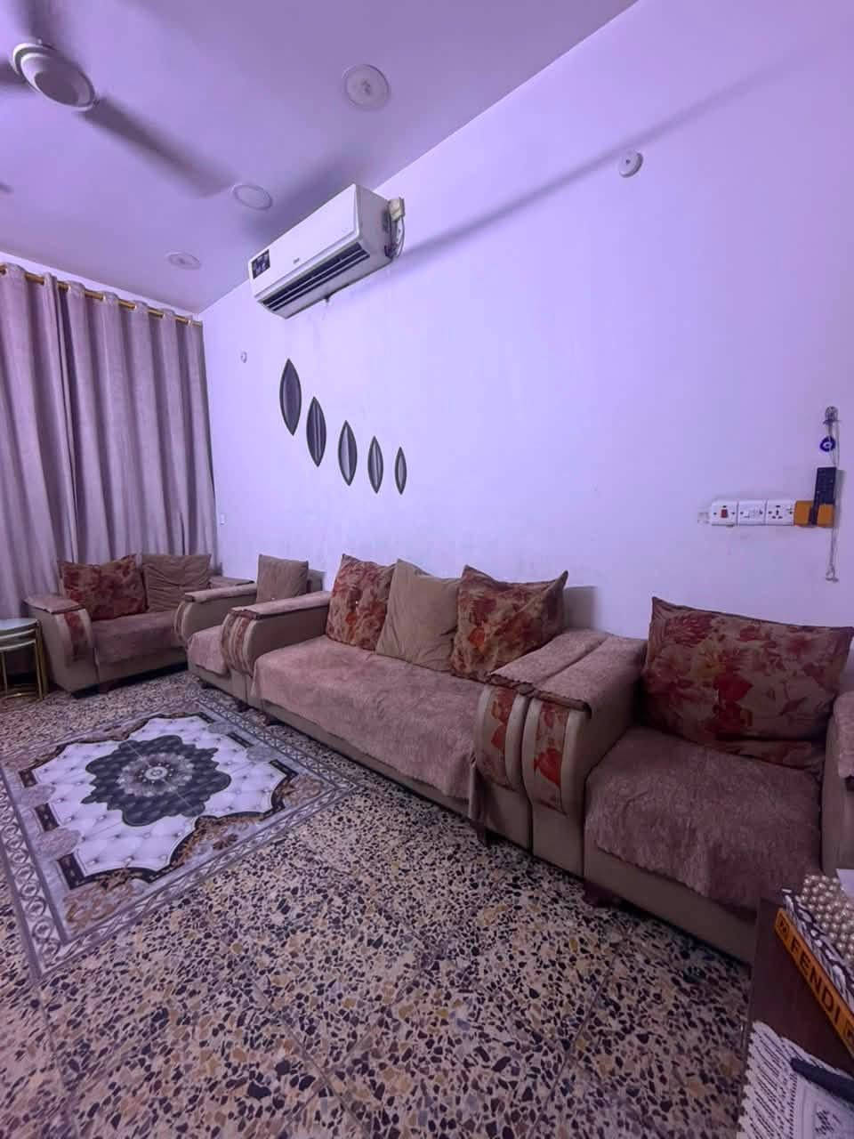 🛋️ للبيع قنفات 10 مقاعد 🛋️
✨ قنفات 10 مقاعد
🔹 بيها أضرار بسيطة
🔹 مناسبة للبيت أو للاستفادة منها وإصلاحها
💰 السعر: مستعجل

📍 العنوان: بغداد – البلديات
📱 للتواصل: ***********
💬 واتساب فقط

⚠️ مستعجل بالبيع، رجاءً الجادين فقط يتواصلون.
