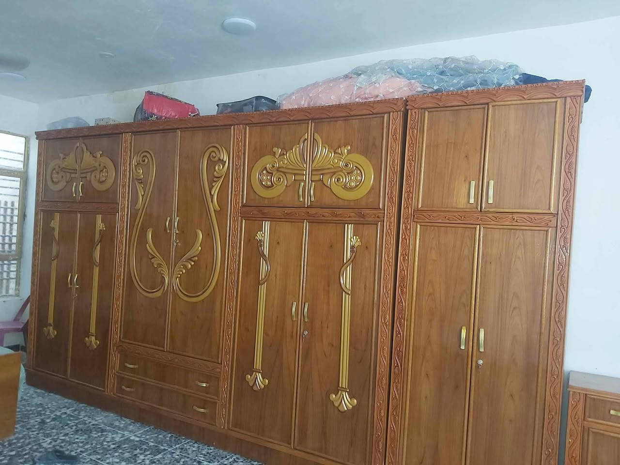 غرفه صاج تكمة ثكيل للبيع
الحجز مرسالة ***********
نقصه فقط مراية مال جربايه زغيرة
وجرجوبة مال ميز تواليت
