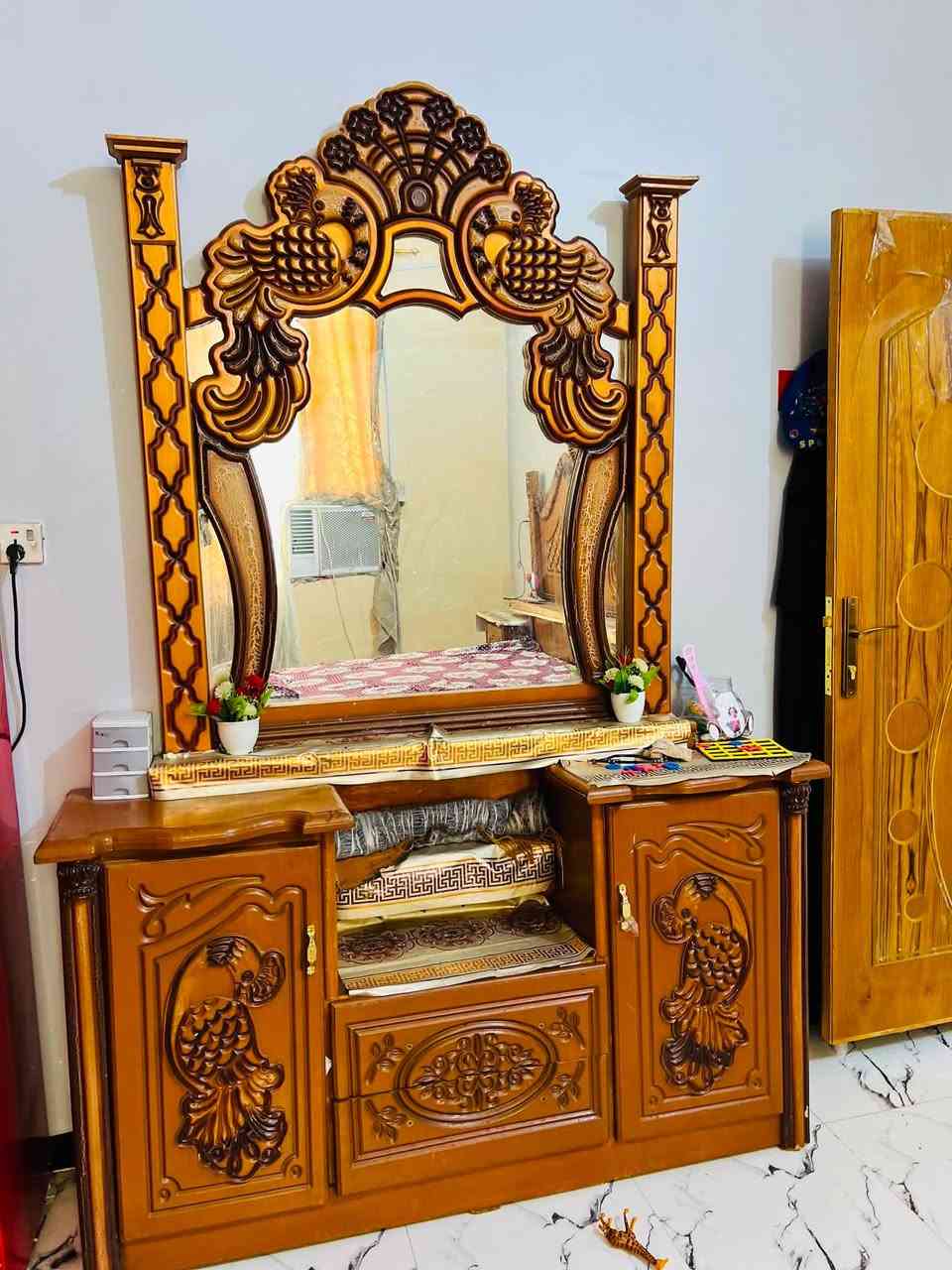 السلام عليكم 
غرفه للبيع انجاره أم 6 تفصال بعدهي نظيفه  مكاني النصر 
سعره 500 وبيه مجال هواي استفسار *********** اعتذر ع عدم رد ع تعليق
