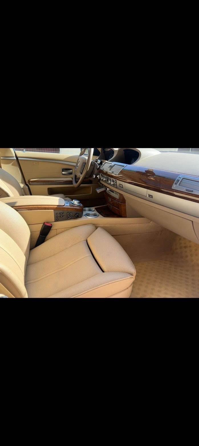 بەناوی خوای گەورەو مهیرەبان 
  BMW Wat Wat 2008 740 i V8 
مواسەفاتەکانی 
١ سلاید 
٢ کوشن جڵد 
٣ چوار دەرگە شەفت 
٤ کوشن سارد و گەرم 
٥ پێنچ پەردە 
٦ ئاوینەکانی ئەخەویت 
٧ سێ مۆدی لێخوڕیمی هەیە 
٨ چوار جام ئۆتۆ 
 فول فول مواسەفاتی تر 
کیڕو مەکینەی بەشەرت 
سەیارەکە لۆک لۆکە لەسەر دەقی شەریکە ماوەتەوە 153000 ڕۆیشتوە 
سەیارەکە دوبەیە 
بۆیاخی ئیراقی نیە  
١ پارچەی ئەورپای پیوەیە  
سەیارەکە مالی دۆستە 
گۆڕینەوەش ئەکەم 
*********** رانية, السليمانية
