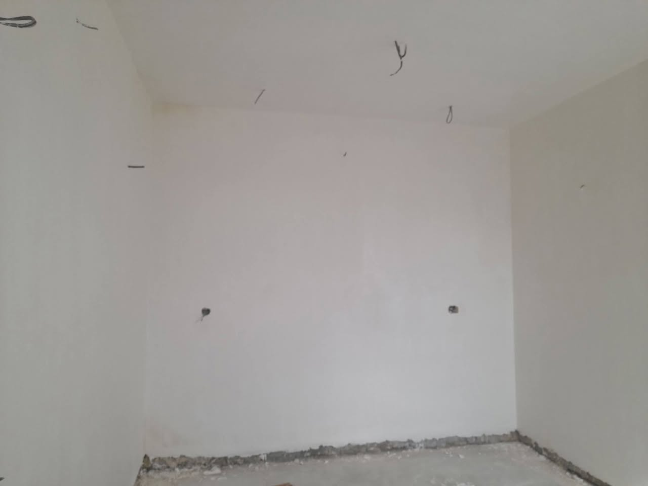 سلام عليكم لباخ متفرغ حالين لط وجص وبورك شغل درجه اولى هندسي متر يوميه اشتغل داخل كربلاء فقط ***********
