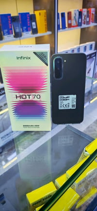 *Infinix HOT 70 - 256/6* جاهزة 🔥 *المواصفات الرسمية 256+6 :*  - *الذاك...