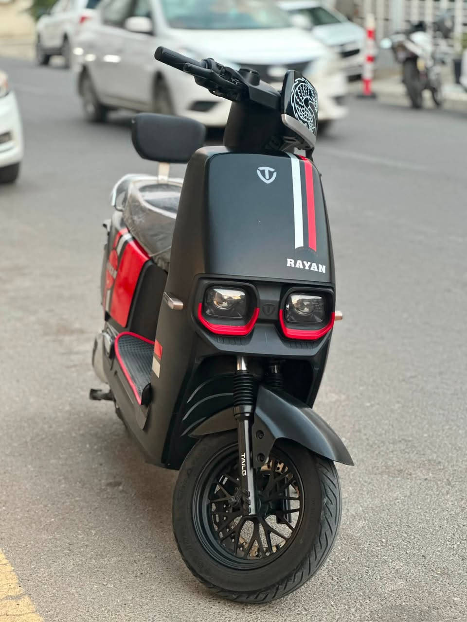 ريان ابو عيون للبيع 🔥
سته باتري مسطرة 23 امبير 
ملف 1200 نحاس حقيقي 
نضافه فولل كدام العين 
استخدام شهرين 
اللون الاسود المرغوب 
السعر 850 
***********
