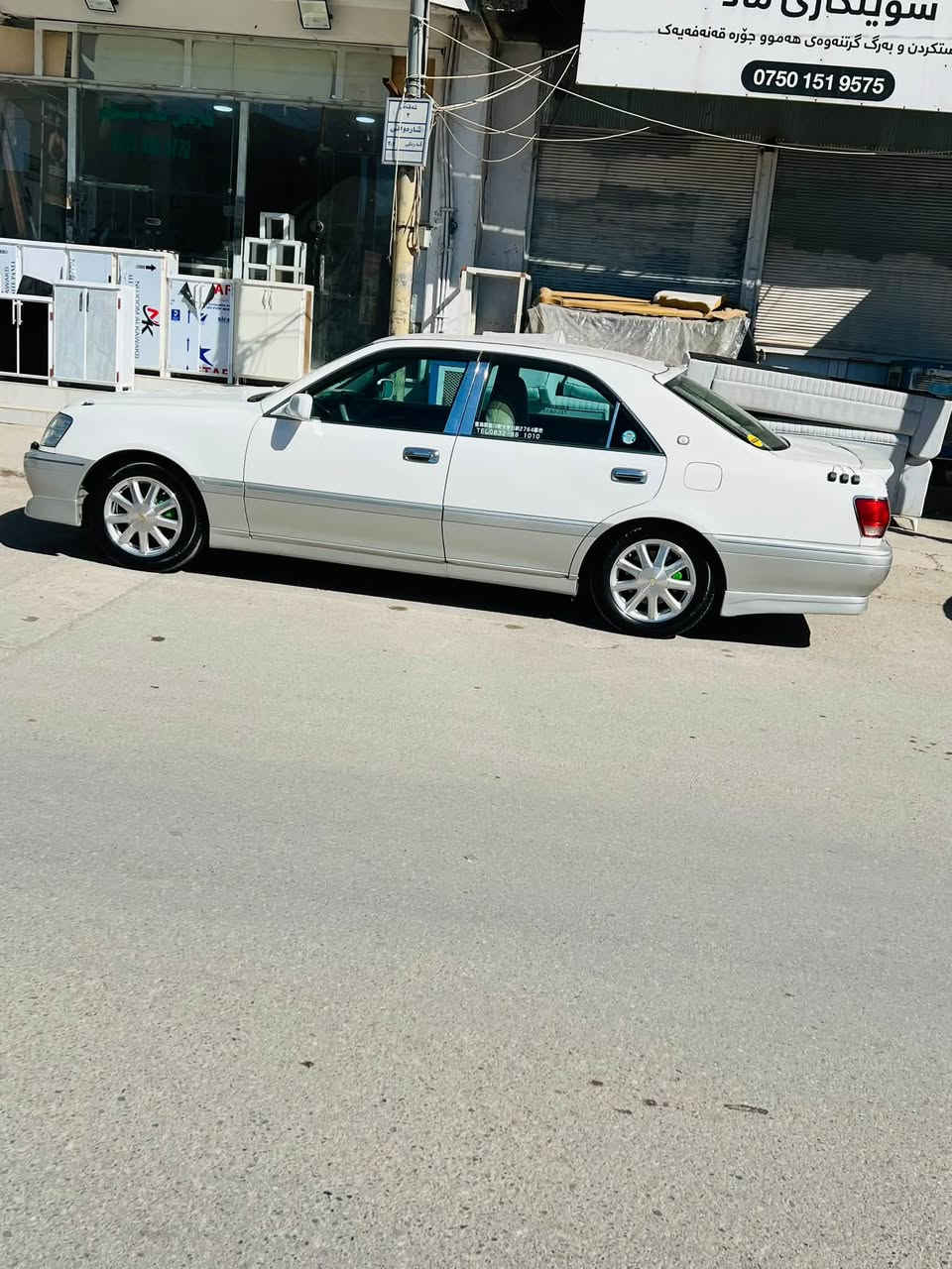 موس موس 

مە کینە و گير  ديفوري ١٧١ مە رخوب 

رە نگ سپی موزی دو رە نگ 

٢ دوگمە پە ردە ☑️

کودی بو کراوە 

ناو زە رد  

2003 

باڵا سە ر جام و سنوق لە سە رە 

پیش  كر يستال و دوا کریستاڵ 

تایە و ویل تازە نە جمە لە ژیرە یە 

بە شە رت  گیر و مە کینە 

تە بریت و گە رم و ساردي  مە زبوت 

بی دوکە ل 

کامل پوڵیش و حە مام کراوە 

هە موو گیان جایز کراوە بی تە قە و رە قە  

تکایە مشتە ری تیل بکات 💲💵

***********📞💬

لە گە ل ریزم ئە دمین ❤️

