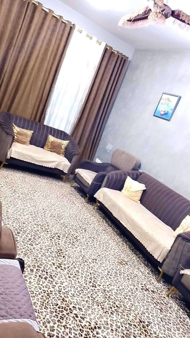 كنب • نضيف • مقعد متضرر