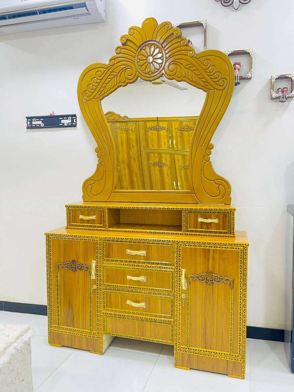 غرفه جديده ام الخمسه صاج عراقي السعر 775 مع النقل مجاني مسوين بيها عرض خاص لمده يومين للاستفسار خاص واتساب على عائله ارقام ***********. ***********
