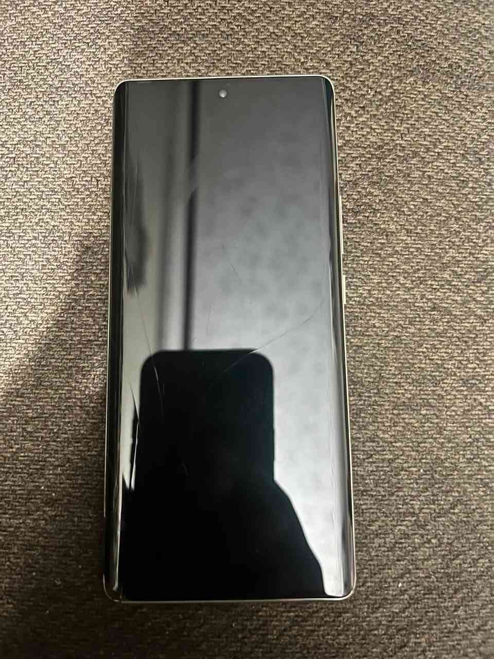 سلام عليكم 
تليفون لبيع انفنكس نوت 40 برو جهاز كلش حلو وسلس ذاكرته 256 جهاز فقط هاذا الكسر البشاشه ما مثر على المس 
سعره 165 
مكاني بغداد البلديات 
***********

