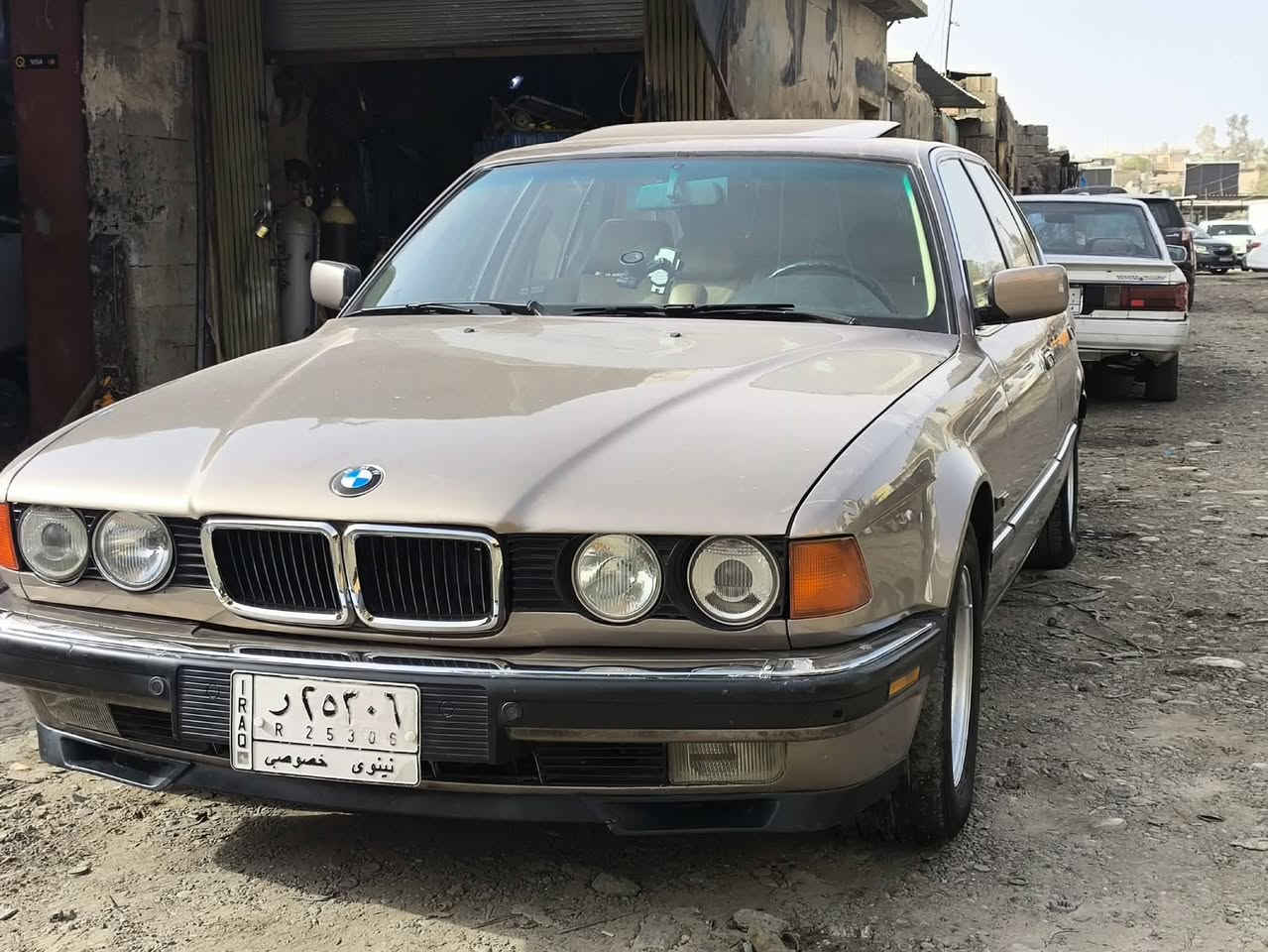 سلام عليكم سياره بيم 735موديل 91مسبوخ جماليه سياره فول مواسفات بيتاق بانزين     بي ماشي163ألف سياره باقي عشريكه  مكان كركوك رقم نينوامشرع وتني سنويه ساقت ساحب شرعي بل كركوك ***********سعر خاص
