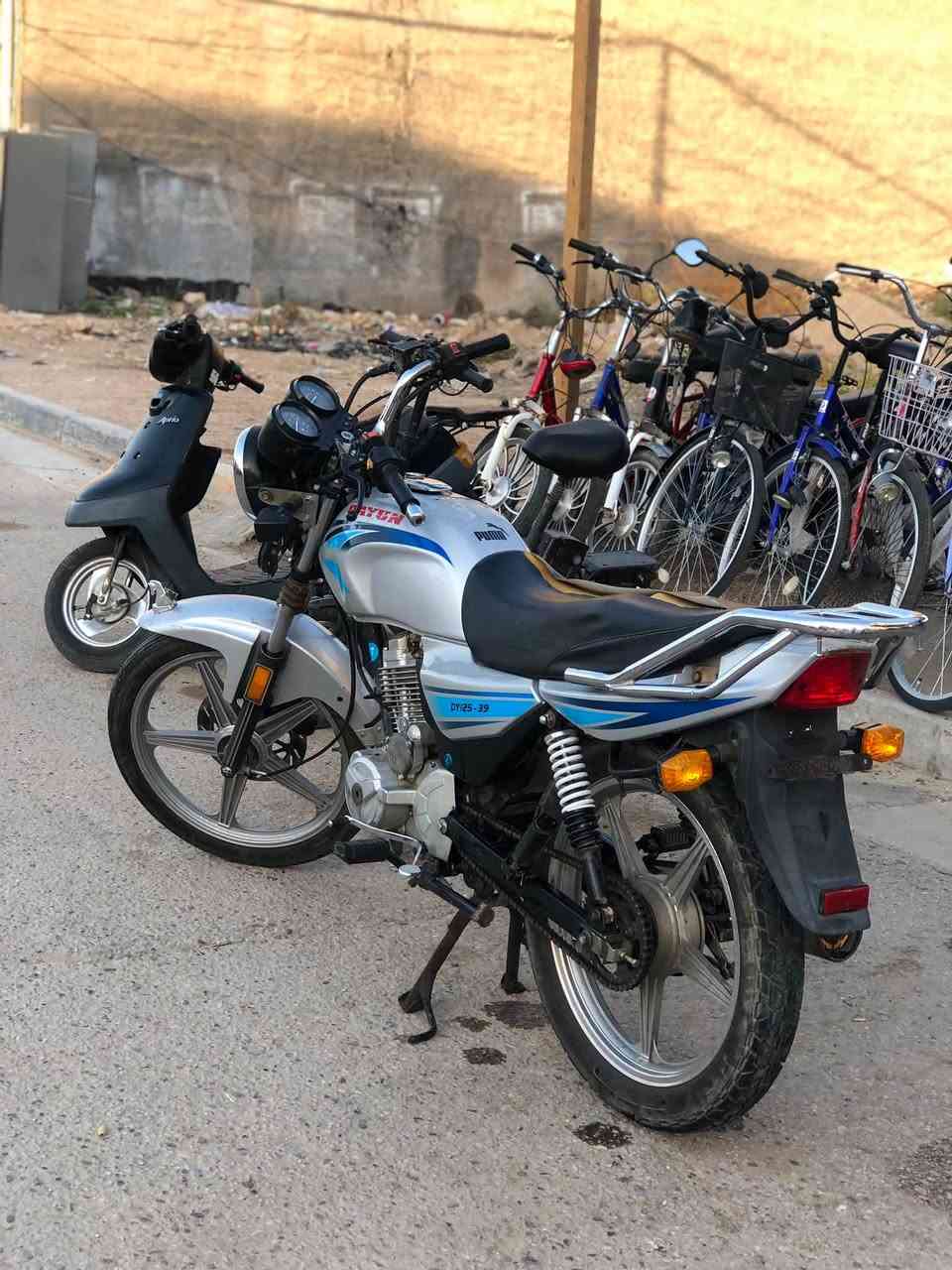 سلام عليكم دراجه دايون اوراق للبيع نضيفه مكينه خرسه مكاني كربلاء حي العباس سعر مليون ***********
