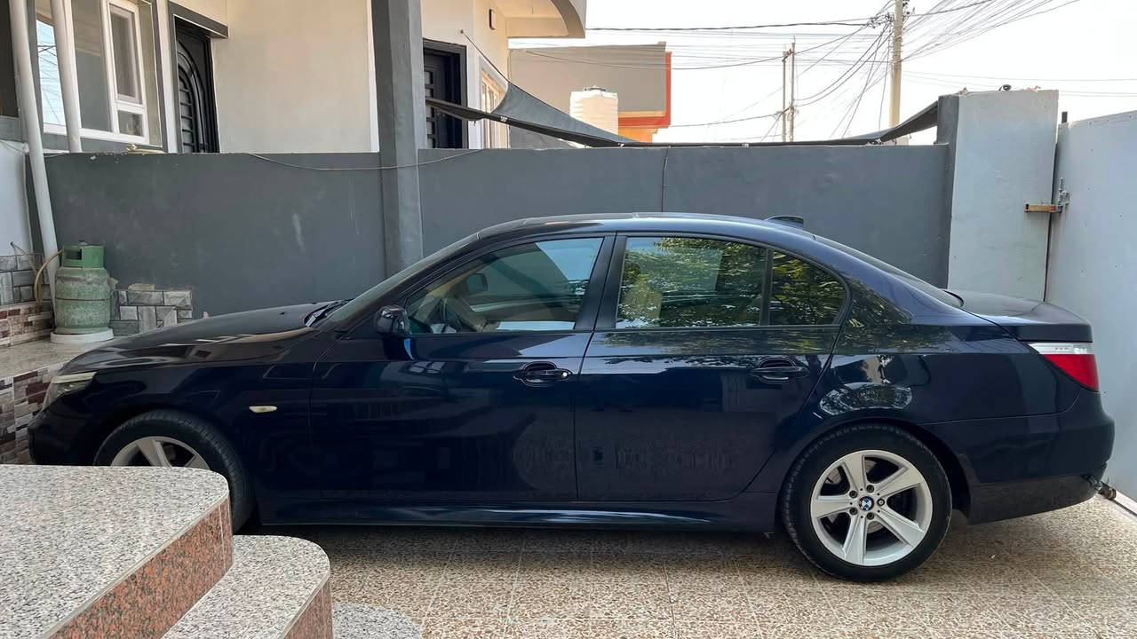 للبيع   ‼️ :  2008 BMW E60
 محرك n53 525i نوزل طويل
السيارة نظيفة احلى من الصور 
بيها قطعتين صبغ فقط بشرط الفحص 
كشنات جديد تبريد ثلج كير كوبرا
محرك و كير بشرط دعاميات M دوسات M 
فتحة بانوراما . ‼️
الـسـعـر : 127 بيها مجال
للاستفسار اتصال على هذا الرقم : ***********
