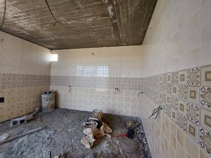 خلفة سيراميك.  ومسابح.  متفرغ للعمل شغل درجى اولى
***********
