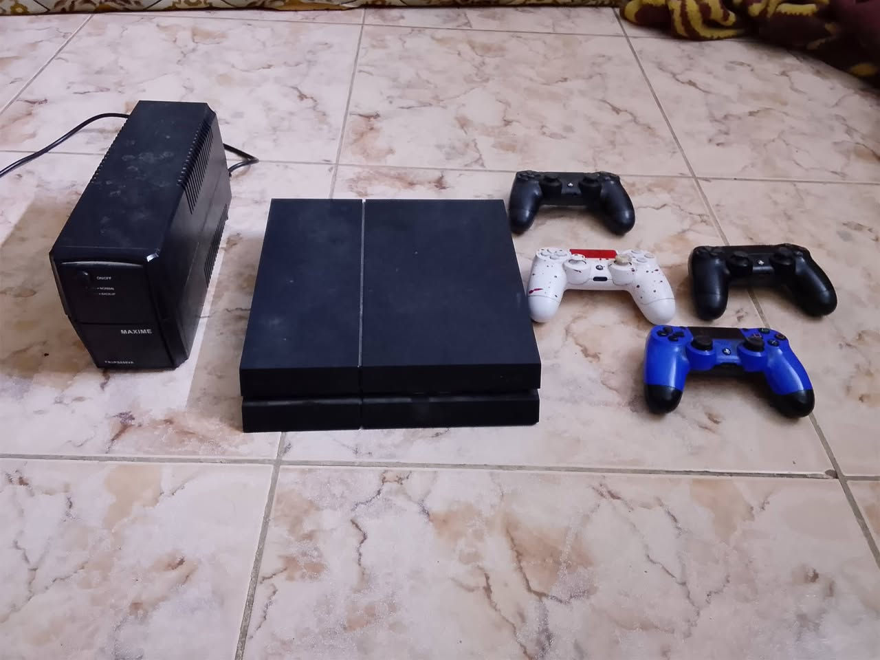 بلي4للبيع بلي نضيف كامل مكمل 4يدات اصليه اويوبي اس مهكر اب250اوبي مجال بصيط مكاني بغداد
