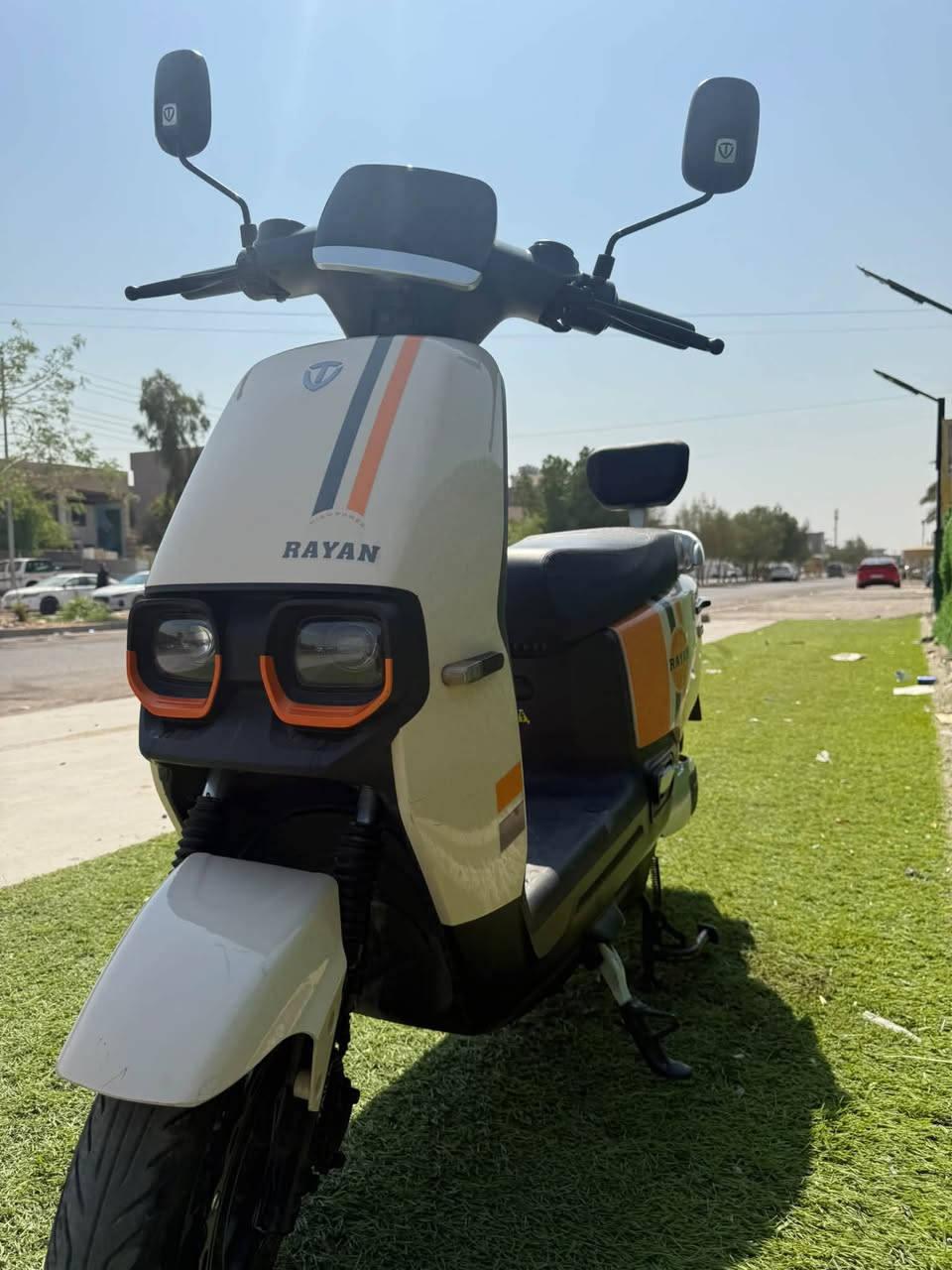 للبيع دراجة كهربائية RAYAN ⚡🏍️
🔋 بطارية عالية الجودة
⚡ سرعة توصل لأكثر من 60 كم/ساعة
📍 مدى أكثر من 60 كم
🔄 رجوع للخلف
↔️ إشارات يمين ويسار
💡 ضوء أمامي عالي + ضوء ناصي
💡 إضاءة جانبية
🛞 فرامل أمامية وخلفية
💪 أداء قوي وثبات عالي
⚖️ تتحمل وزن عالي وجودة مضمونة

💰 السعر: ٩٥٠,٠٠٠ دينار
🤝 بيها مجال بسيط 

العنوان: بغداد - شهداء البياع
📩 للاستفسار ***********
